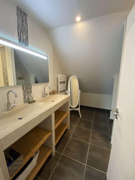Kuchyň nebo kuchyňský kout v ubytování B&B Chez Séverine