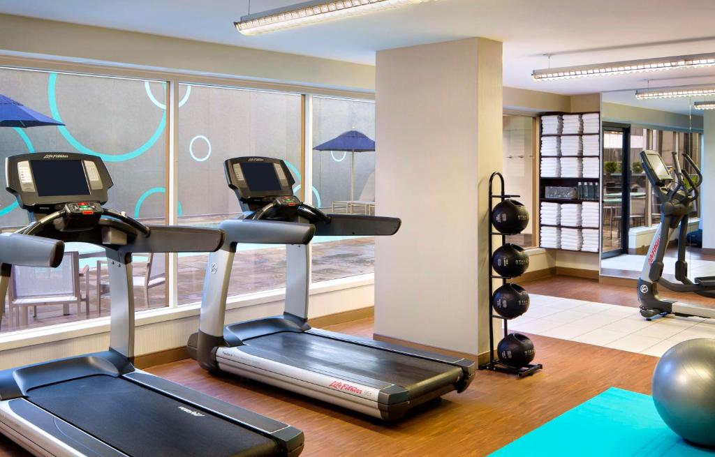 Fitness centrum a/nebo fitness zařízení v ubytování Hyatt Regency Vancouver