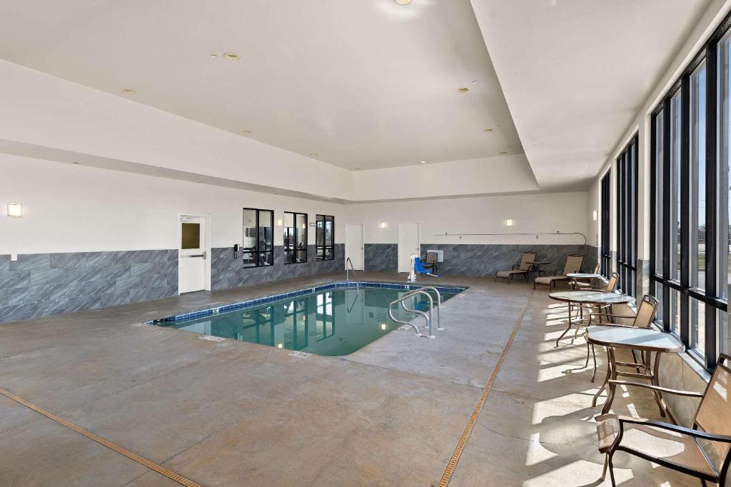Comfort Inn & Suites Lovington photo