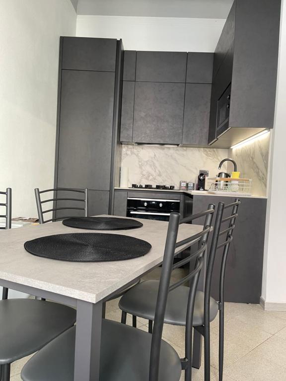 Bilocale zona Navigli - 3