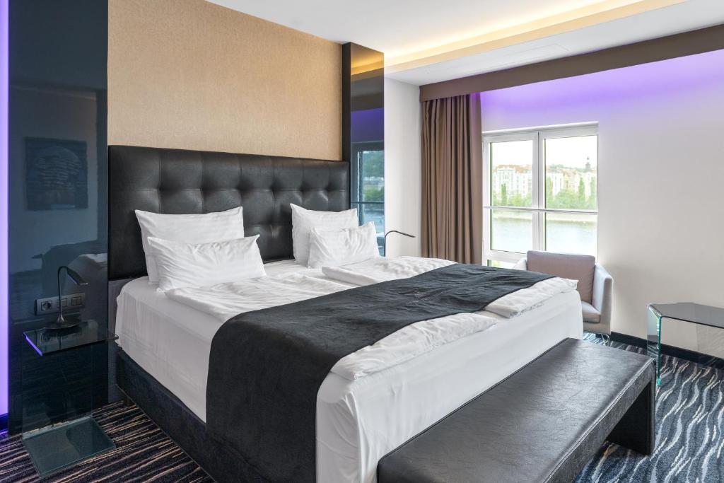 Dancing House - Tancící dum hotel - Resim 4