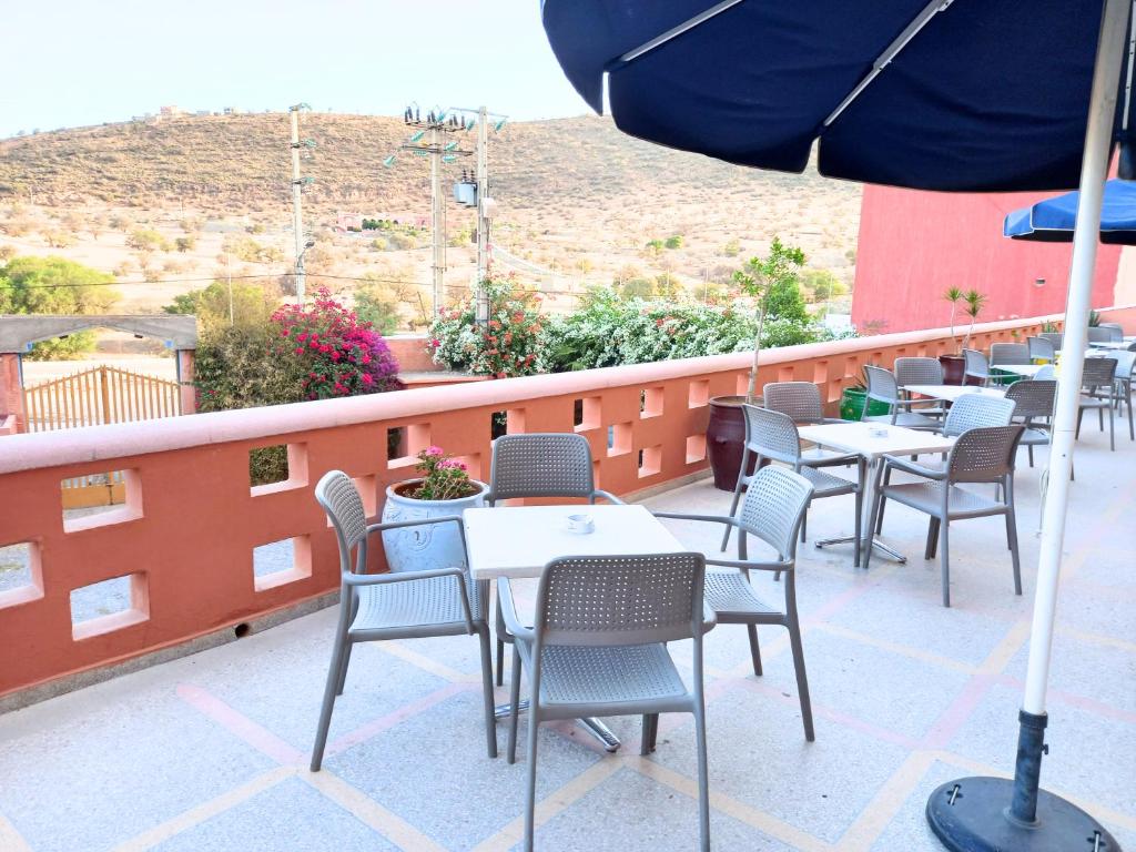 Nespecifikovaný výhled na hory nebo výhled na hory při pohledu z hotelu