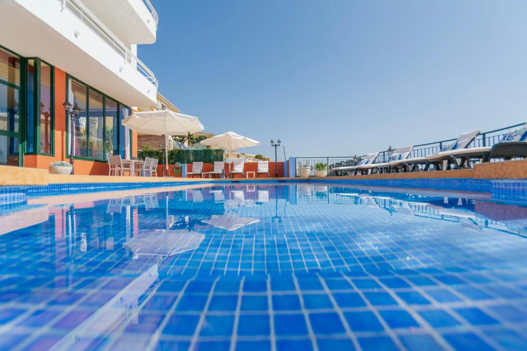 Bazén v ubytovaní Mediterráneo Outdoor Pool alebo v jeho blízkosti