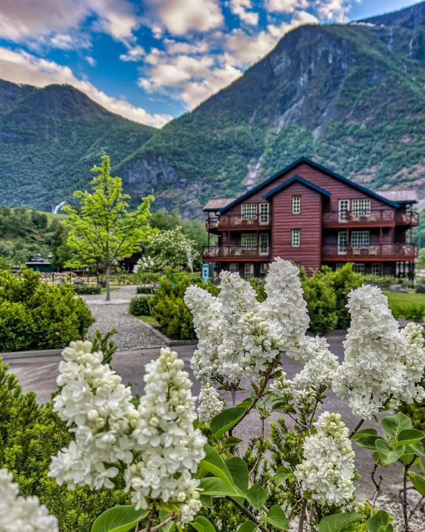 Nespecifikovaný výhled na hory nebo výhled na hory při pohledu z hotelu