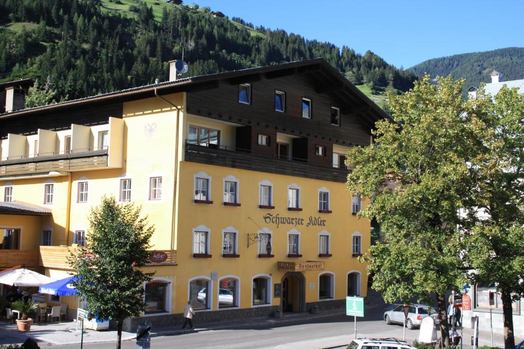 Nespecifikovaný výhled na hory nebo výhled na hory při pohledu z hotelu