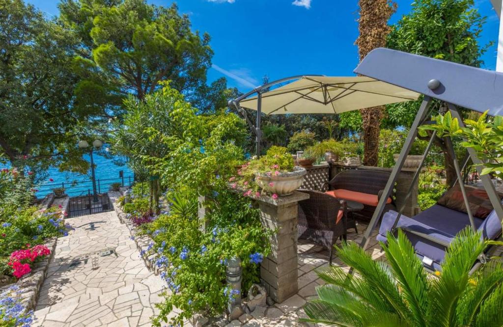 LJUBO V Apartment 10 m from the beach