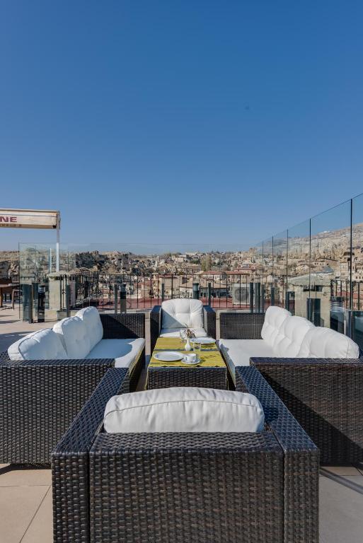 A balcony or terrace at Hotel Temenni Evi