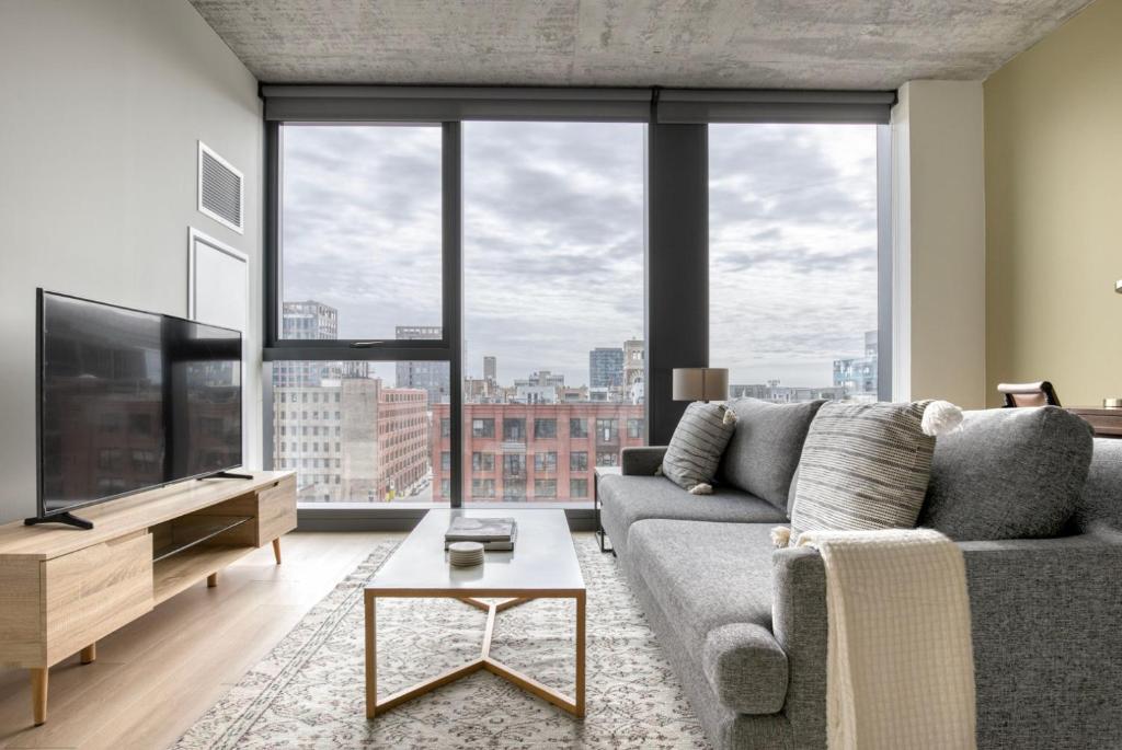 Blueground West Loop roof gym grills nr Park CHI1069, Chicago (updated