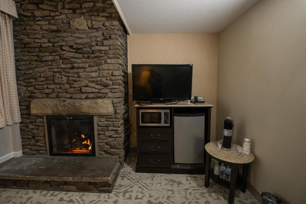 Peek'n Peak Resort Trademark Collection by Wyndham - Deluxe Loft With Two Queen Beds - Non-Smoking