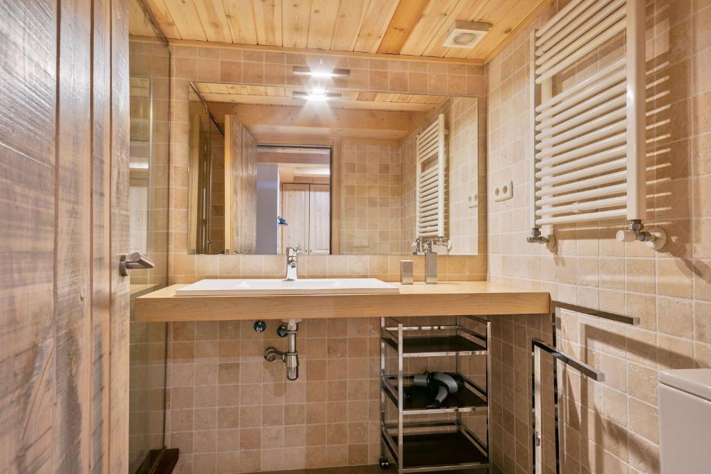 A bathroom at Luderna - Casa Val de Ruda II