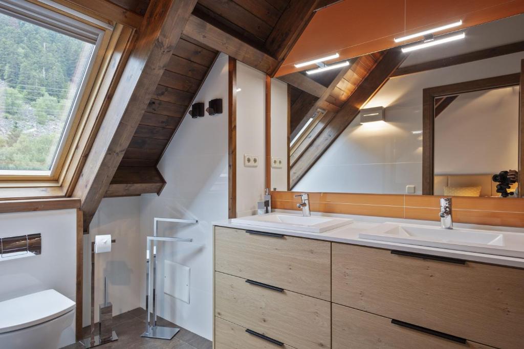 A bathroom at Luderna - Casa Val de Ruda II
