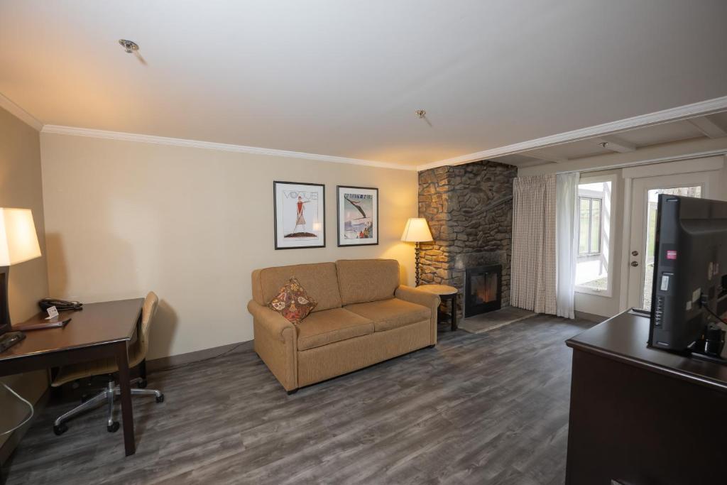 Peek'n Peak Resort Trademark Collection by Wyndham - Deluxe King Room - Non-Smoking