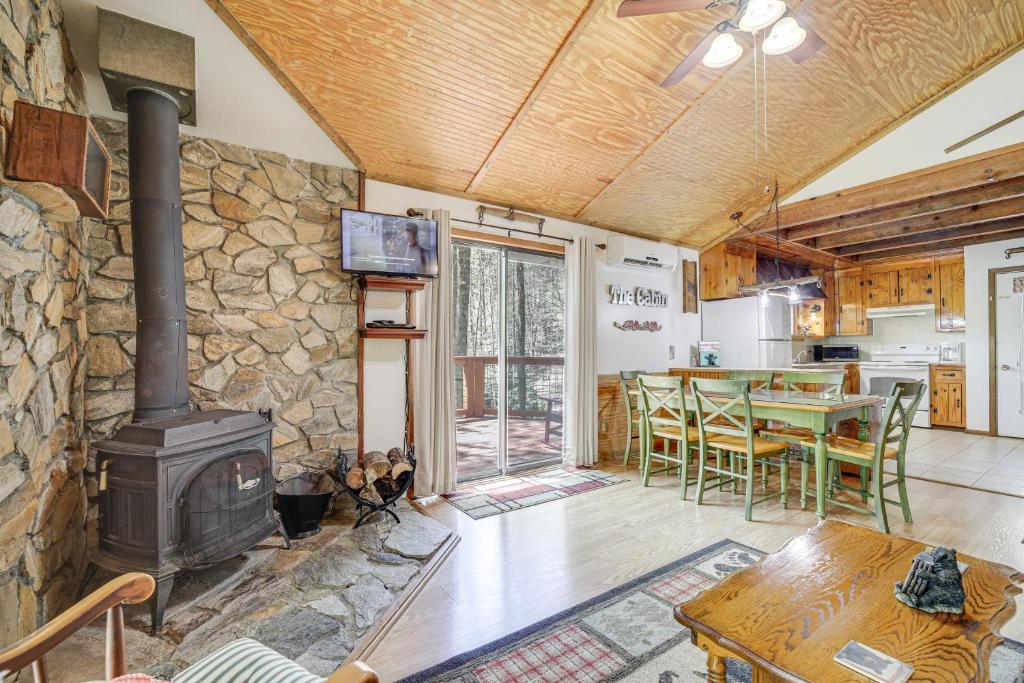Summer Creekside Cabin Retreat w/ Deck photo
