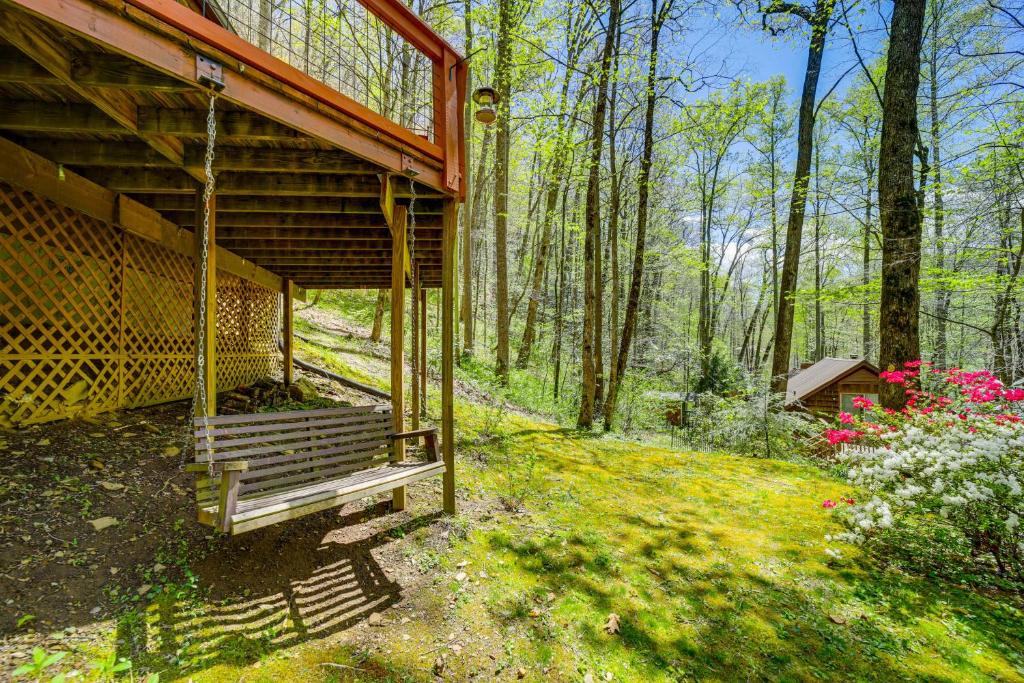 Summer Creekside Cabin Retreat w/ Deck photo