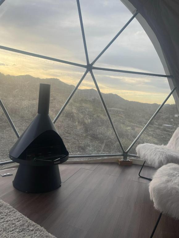 Nespecifikovaný výhled na hory nebo výhled na hory při pohledu z luxury tent