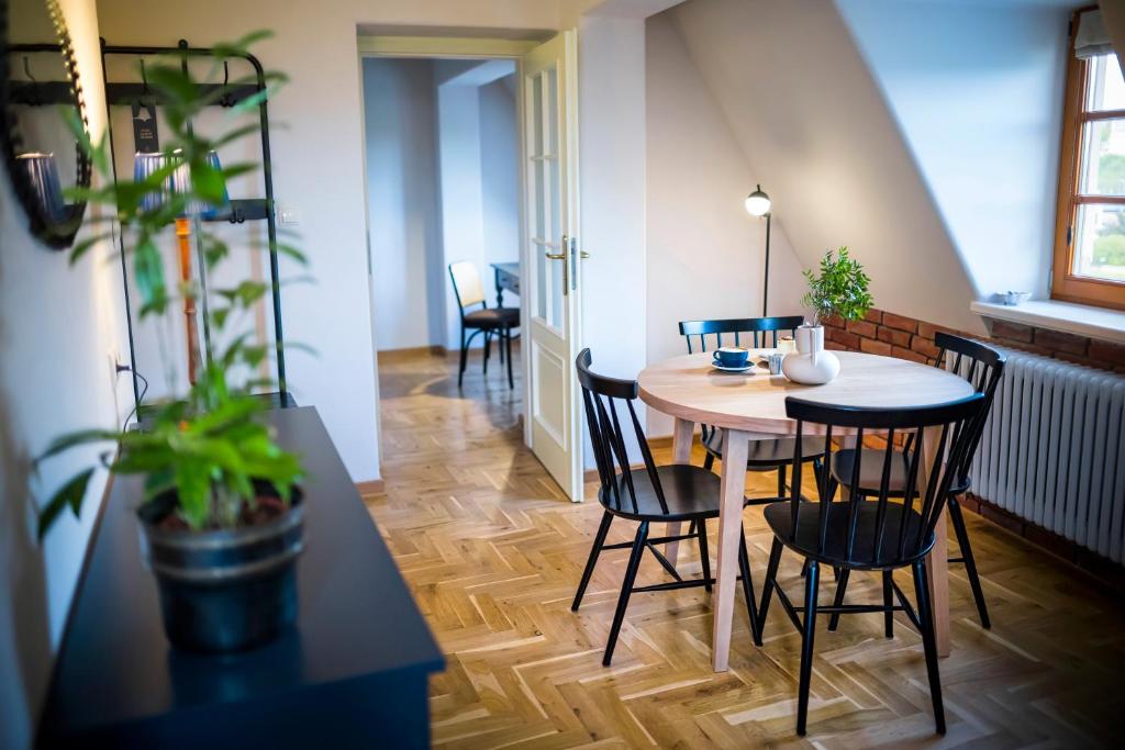 EASY RENT Apartments- Fontana Boutique - Deluxe Apartment