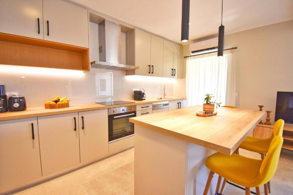 Una cocina o zona de cocina en Minerva Estate Corfu