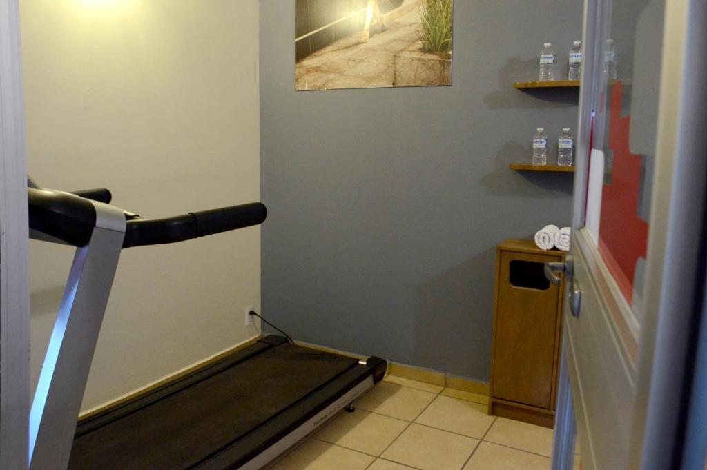 Fitness centrum a/nebo fitness zařízení v ubytování Hotel Mateos 1215
