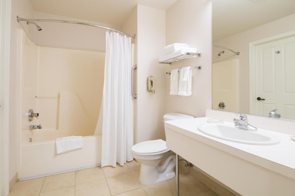 Koupelna v ubytování Ashland Hills Hotel & Suites