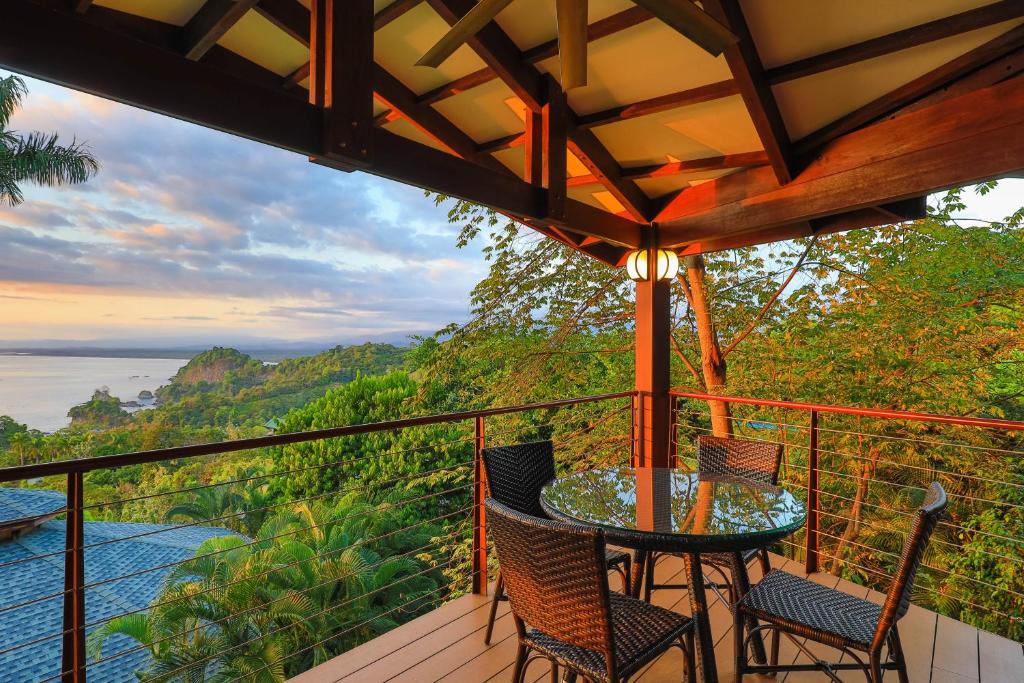 Tulemar Resort - Maunaloa