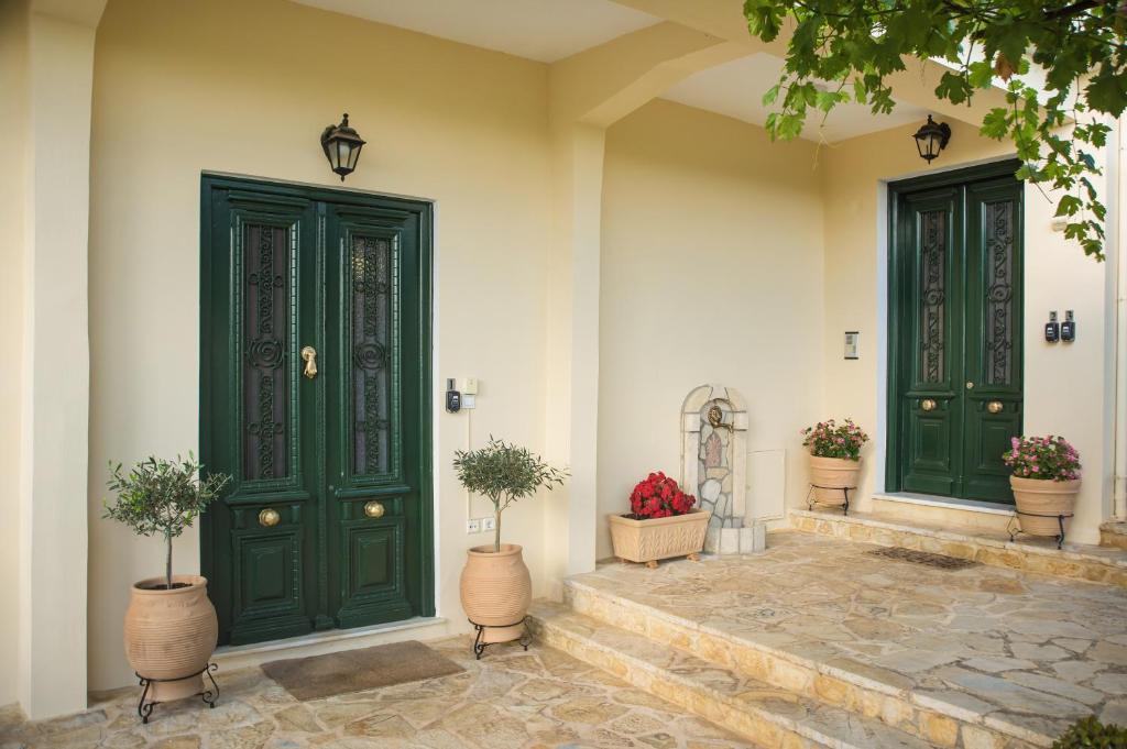 Φωτογραφία από το άλμπουμ του Cozy Attic Suite - Elia Apartments Chrisso στους Δελφούς