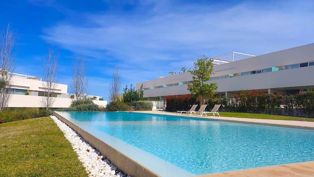 Impresionante apartamento con vistas a la piscina