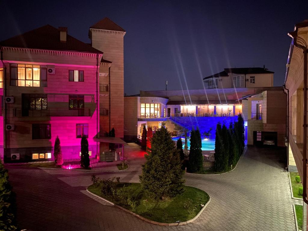Budova, kde se hotel nachází