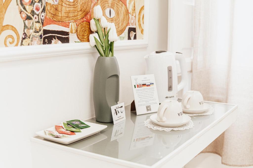 Příslušenství pro přípravu čaje a kávy v ubytování B&B Art