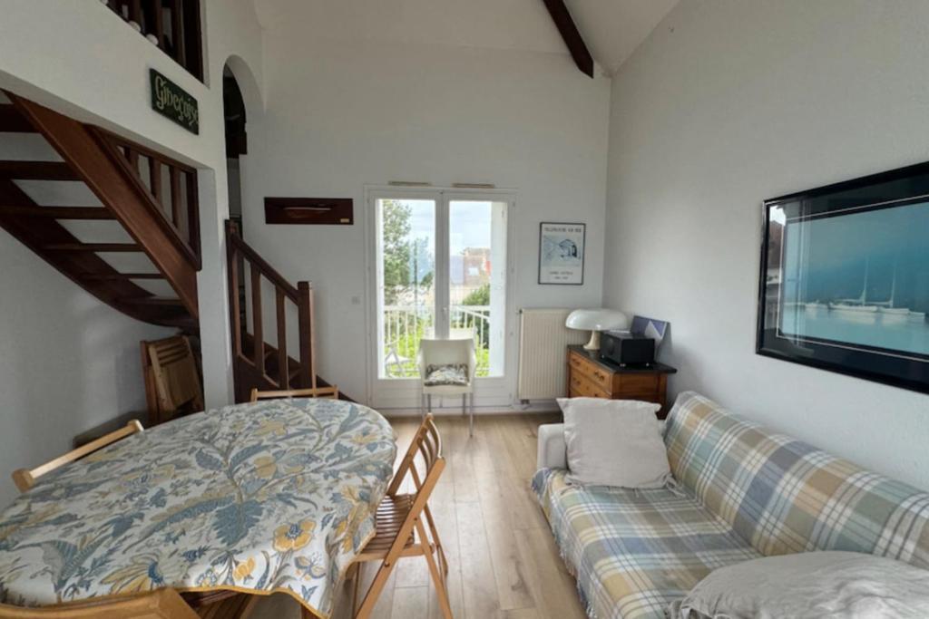 Photo de la galerie de l'établissement Comfortable apartment close to the sea, à Luc-sur-Mer