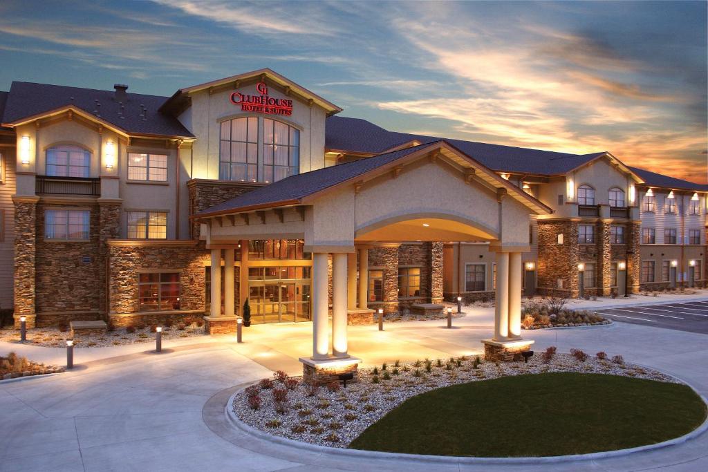 a rendering of the entrance to a hotel at ClubHouse Hotel Sioux Falls in Sioux Falls