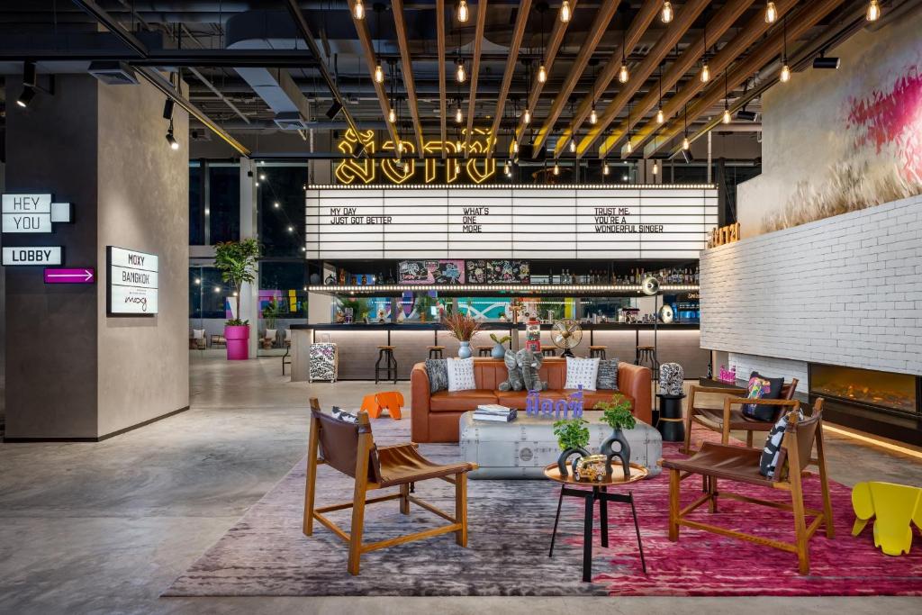 Moxy Bangkok Ratchaprasong - Resim 4