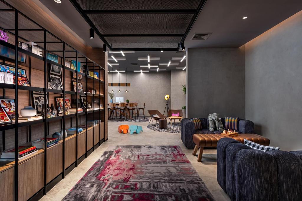 Moxy Bangkok Ratchaprasong - Resim 45
