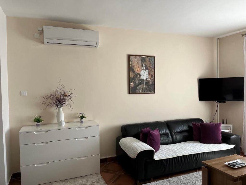 Apartment Helena Airport - 9