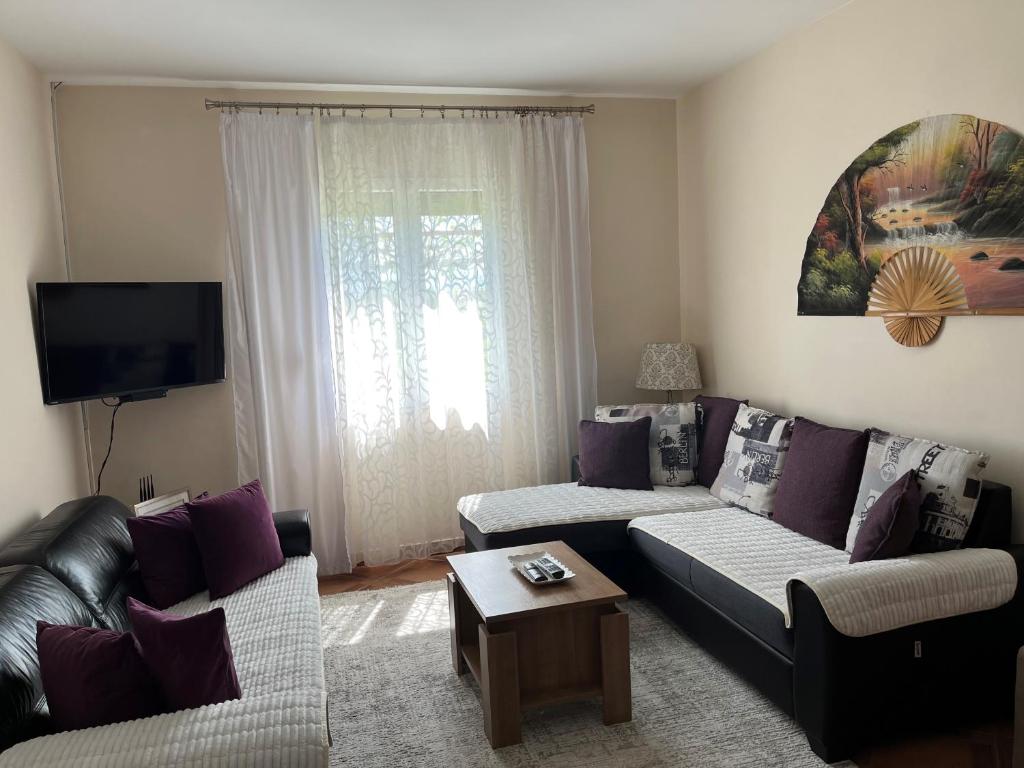 Apartment Helena Airport - 11