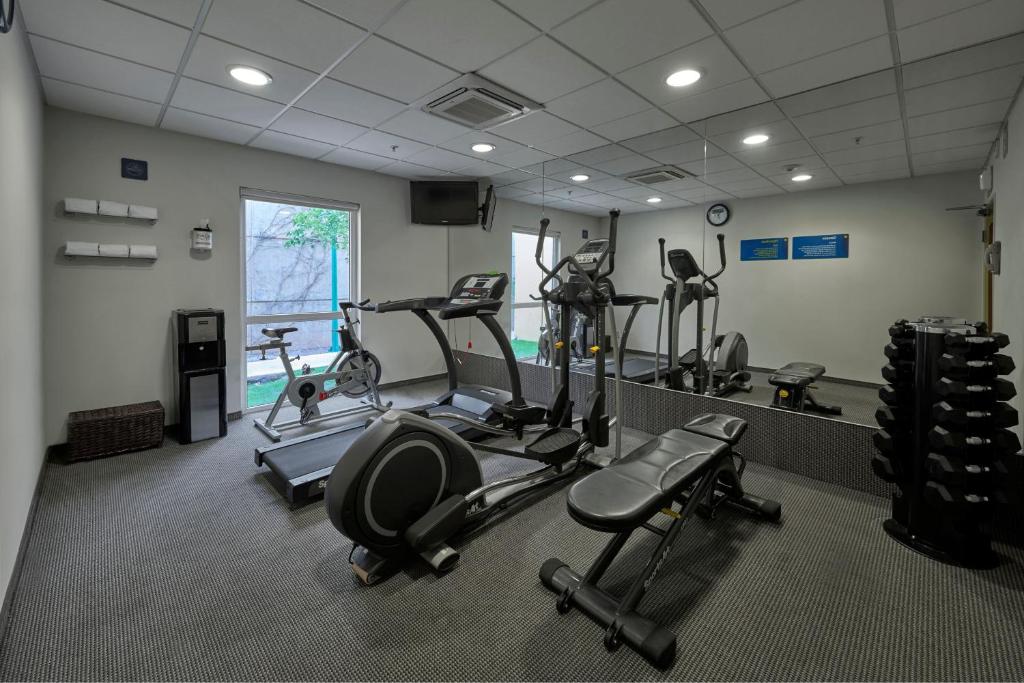 Fitness centrum a/nebo fitness zařízení v ubytování City Express by Marriott Tula
