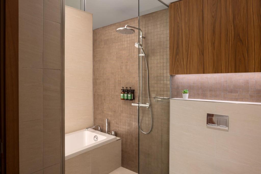 Staybridge Suites Dubai Business Bay by IHG - Resim 38