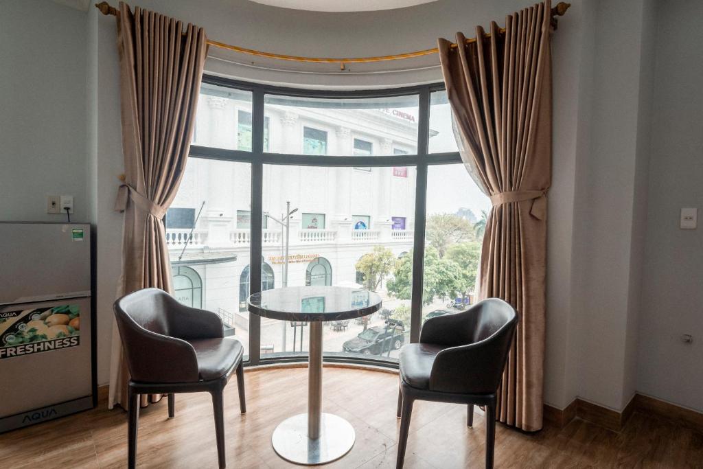Riverside Row Apartment - Deluxe One-Bedroom Apartment With Ocean View