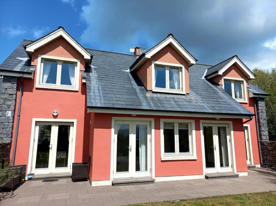 Gallery image of Home with views on the bay in Greenane