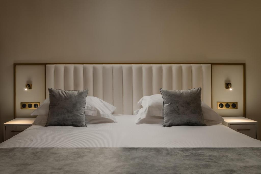 Hôtel des Deux Avenues - Resim 15