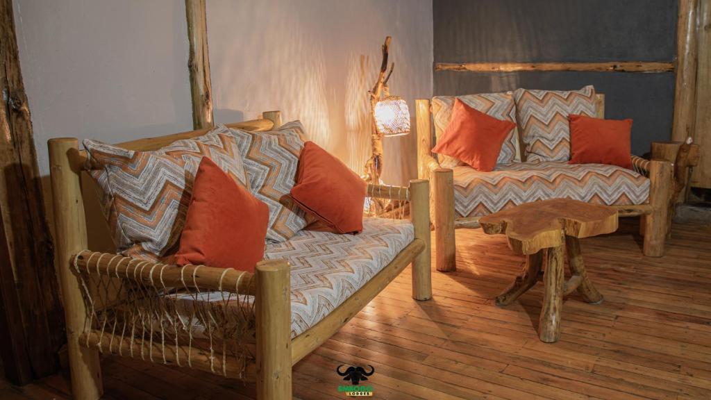 Posezení v ubytování Embogo Safari Lodges