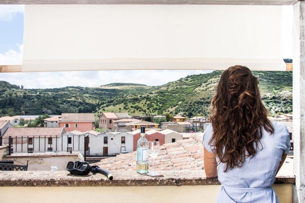 Nespecifikovaný výhled na hory nebo výhled na hory při pohledu z hotelu