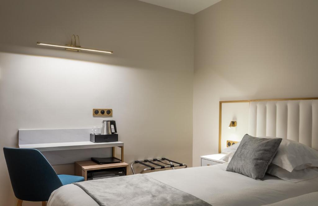 Hôtel des Deux Avenues - Resim 17