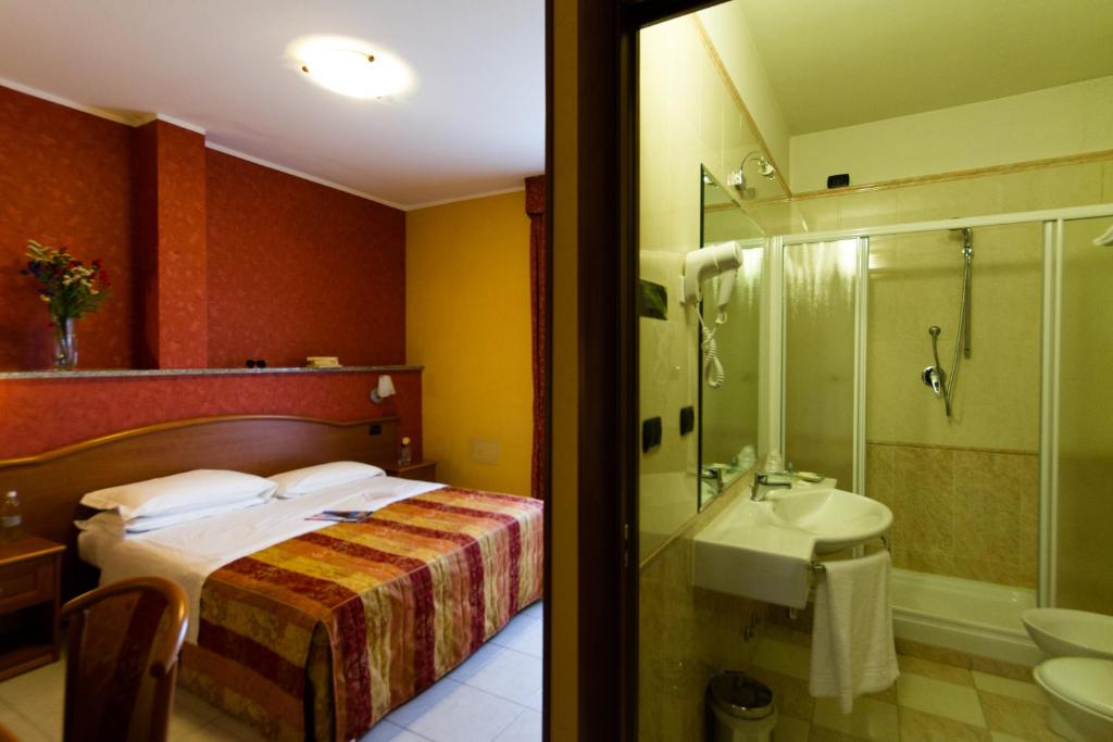 Koupelna v ubytování Vald Hotel