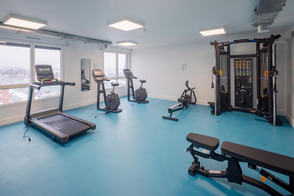 Фитнес-центр и/или тренажеры в All Suites Appart Hotel Le Havre