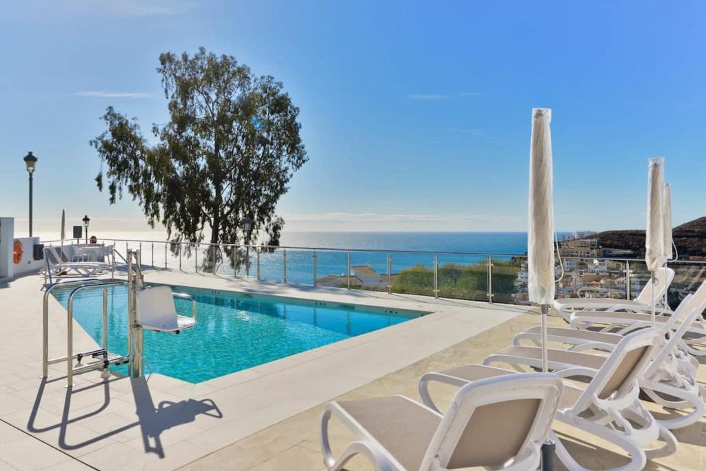 Bazén v ubytování Balcon del Mar nebo v jeho okolí