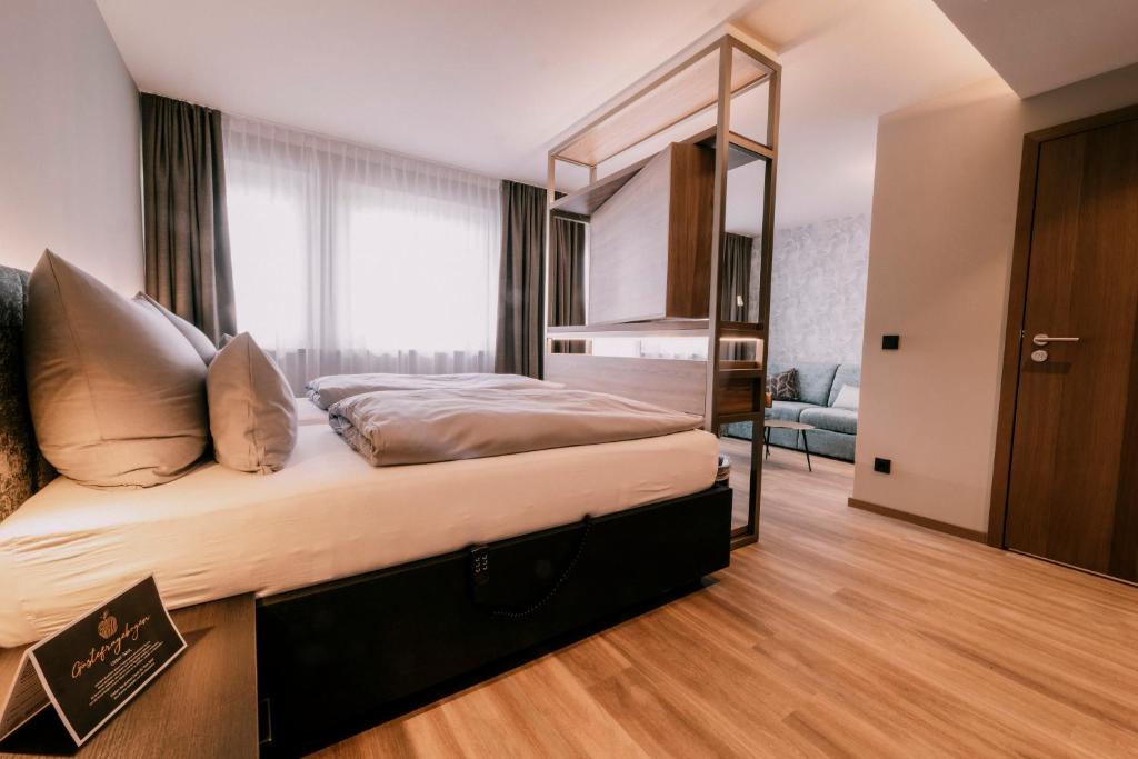 Holzapfel - Comfort Double Room In A Traditional House