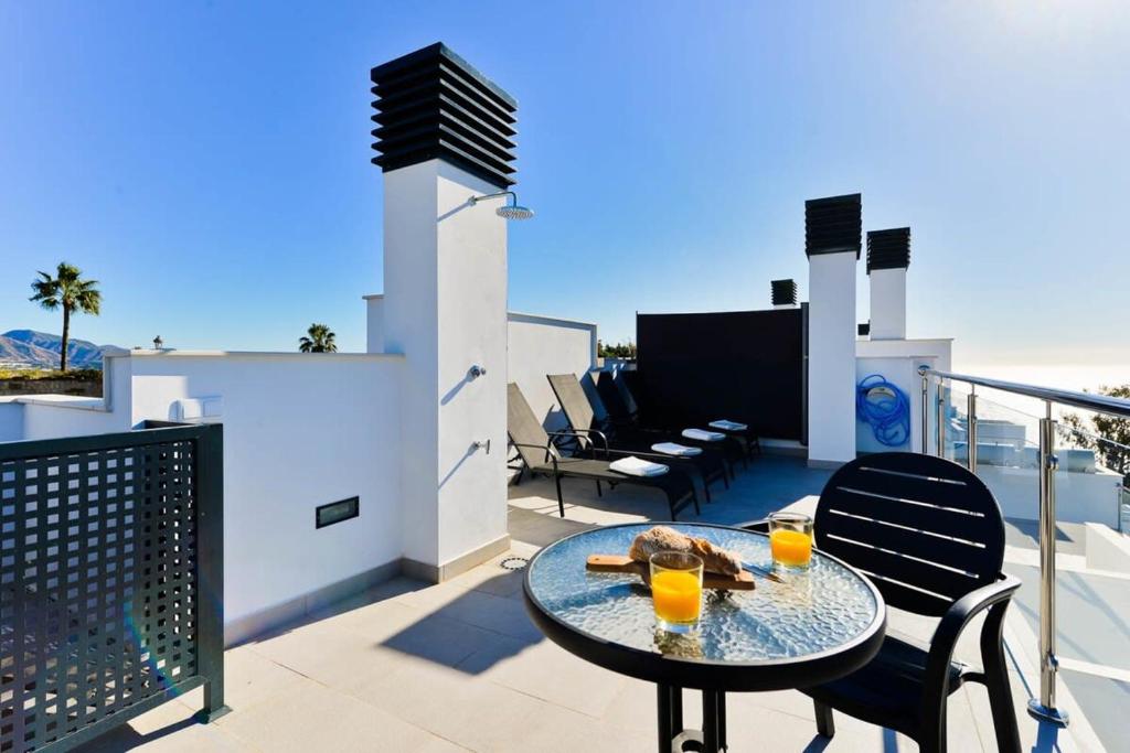 Balkón nebo terasa v ubytování Balcon del Mar