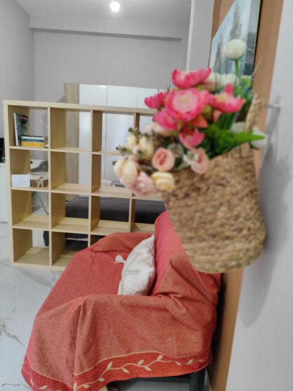 Łóżko lub łóżka w pokoju w obiekcie Charilia house