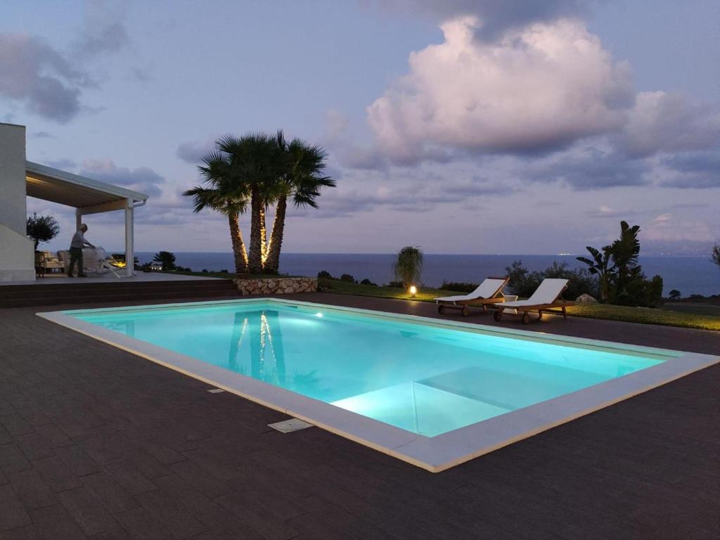 Peldbaseins naktsmītnē Sicilystressfree 5 Stars Villa With Swimmingpool vai tās tuvumā