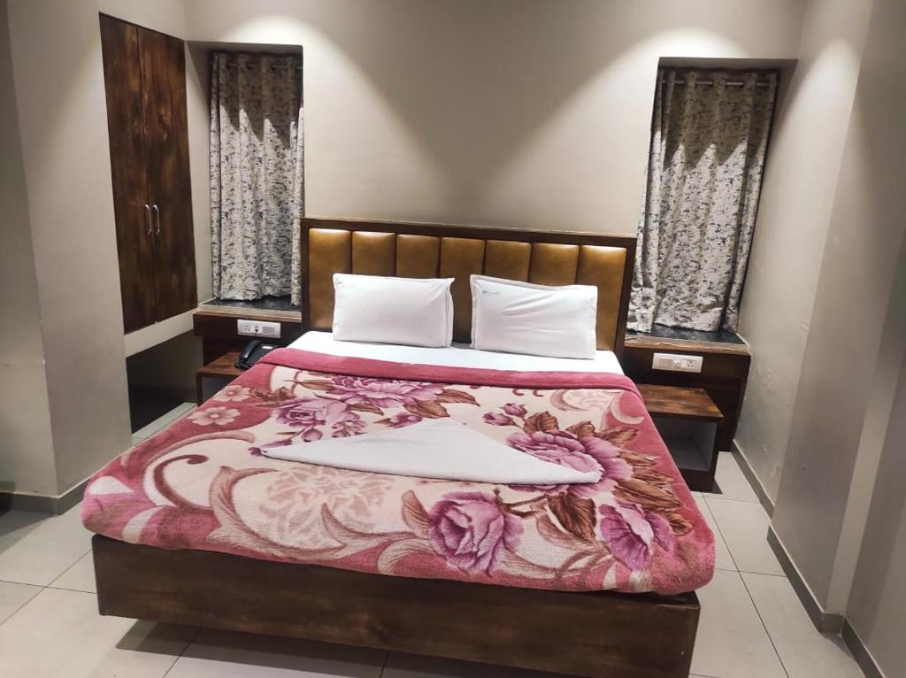 Hotel Vrindavan Deluxe Kolhapur - Luxe Kamer